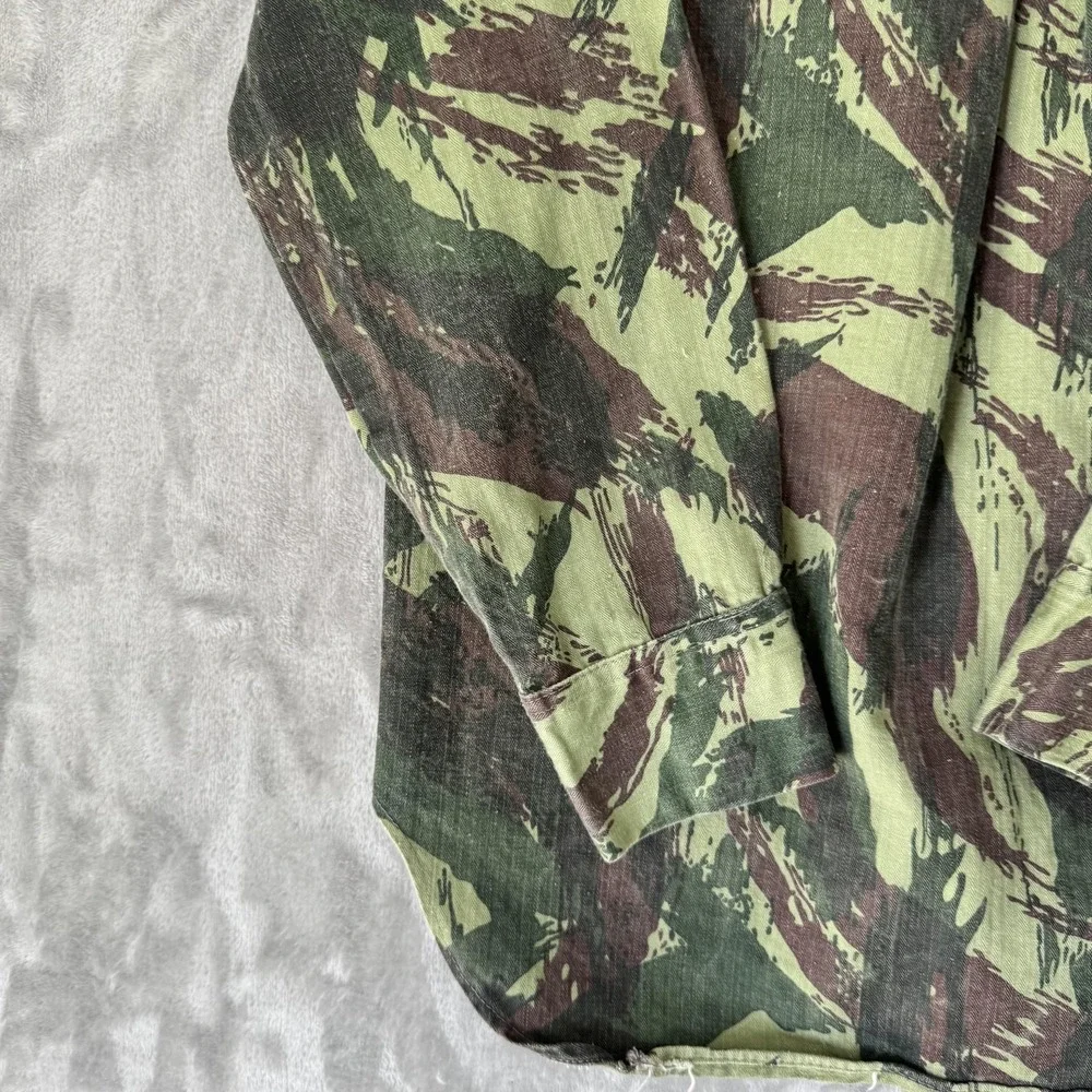 VTG 70s Portuguese Military Fatigue Top Mens Medium Lizard Camo Button